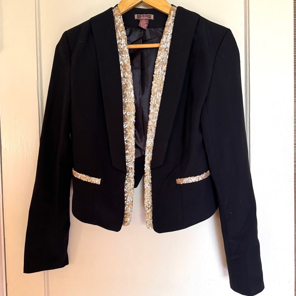Elegant Black Blazer with Gold sequin Accents ❤️